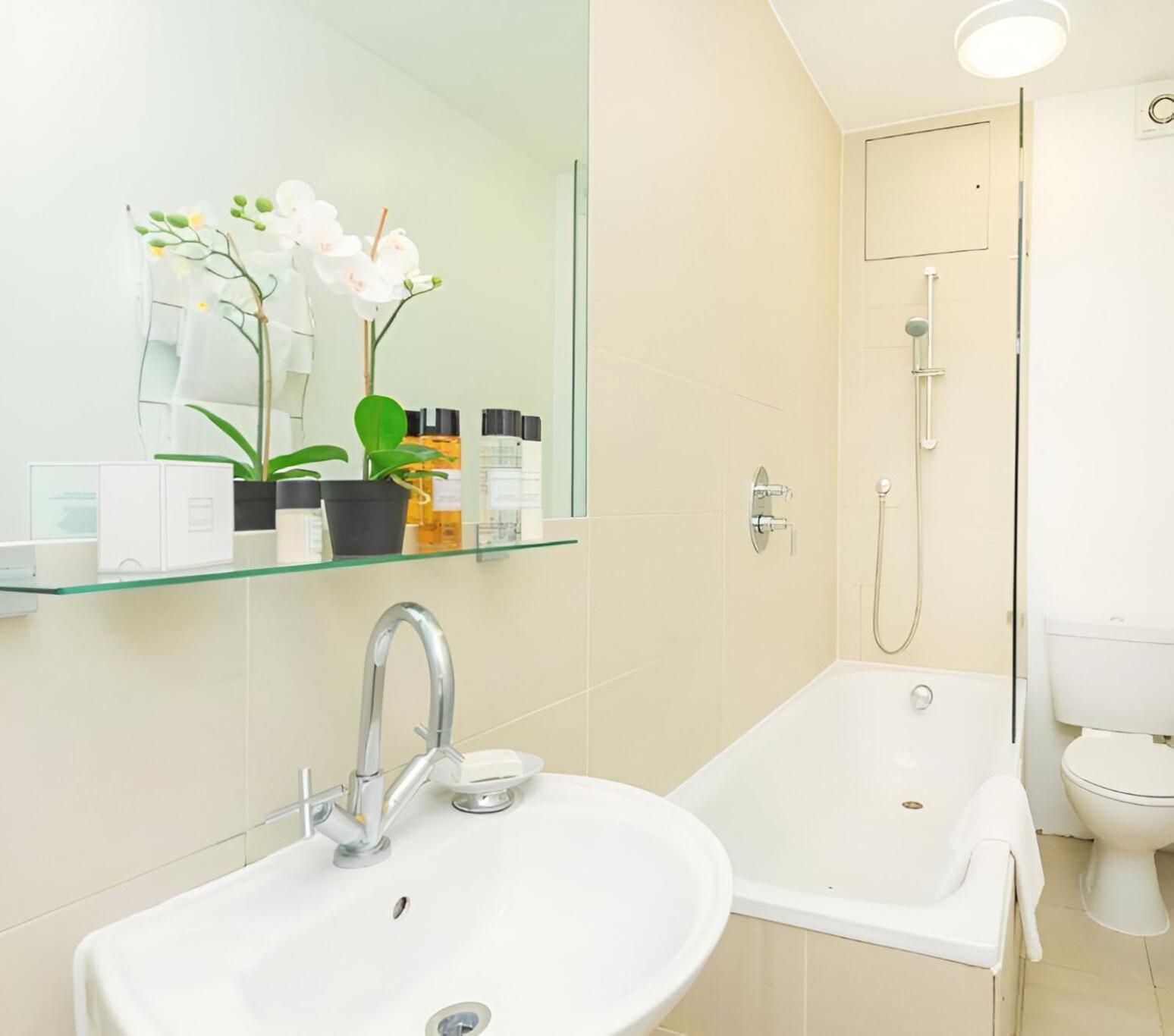 Picton 2Br Apartment - Prime Location & Comfort لندن المظهر الخارجي الصورة